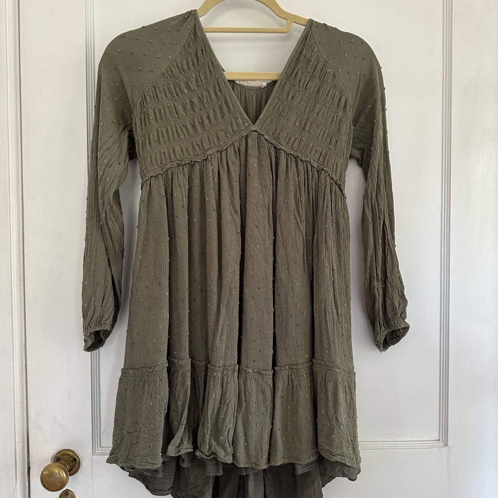 Promesa Green Dress with Long Sleeves - size small